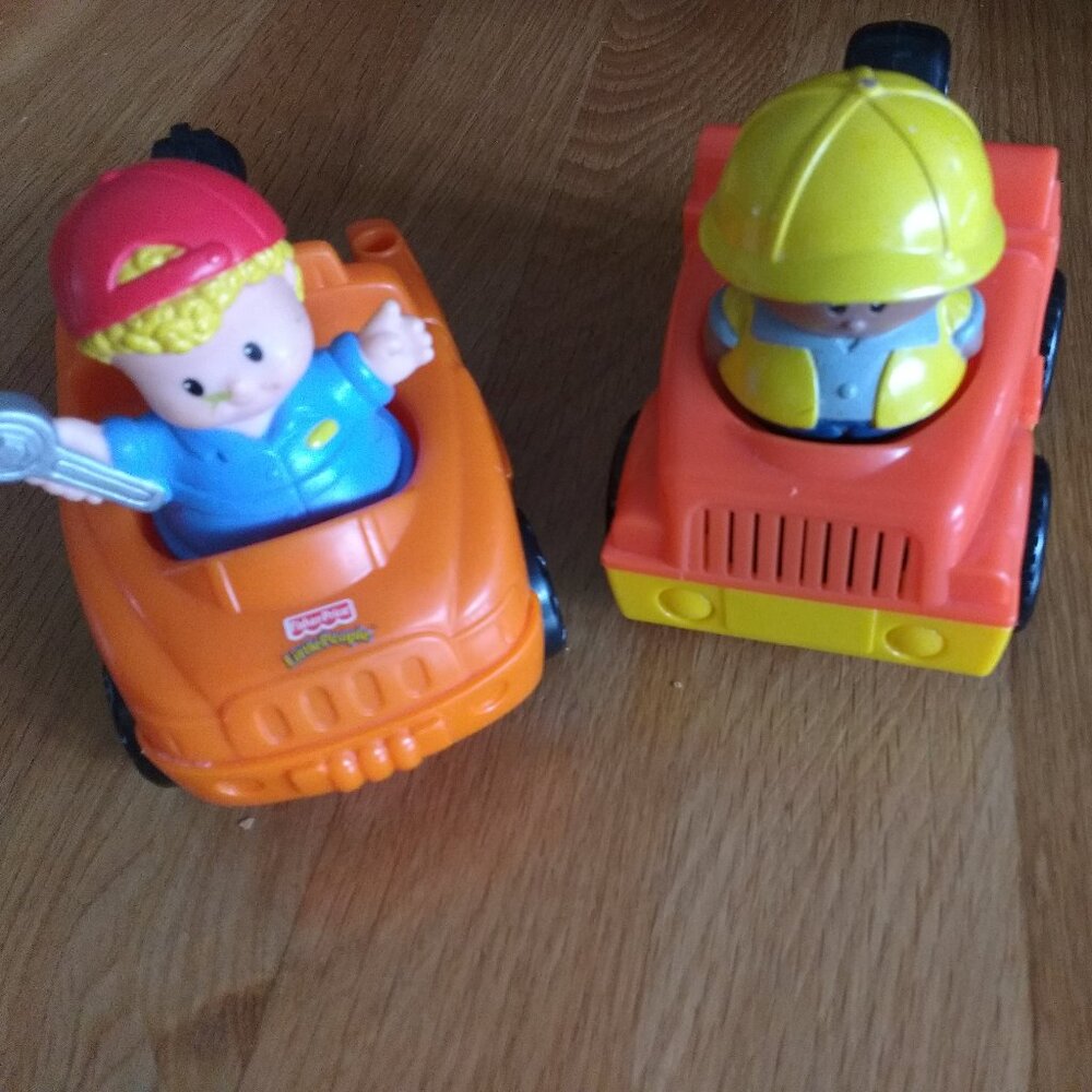 Fisher Price Little People Wrecker Tow Truck Sounds, Orange + 2 figures used